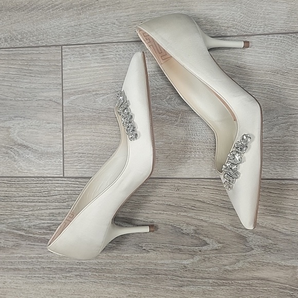 Ted Baker Size 39.5 (9) Ivory Sparkal Crystal Embellished Satin Pump - Picture 4 of 10